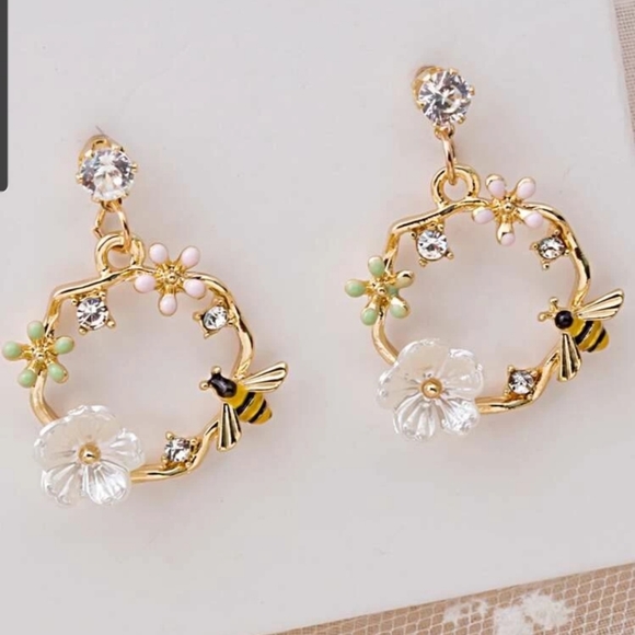 Bee flower drop earrings - Picture 1 of 4